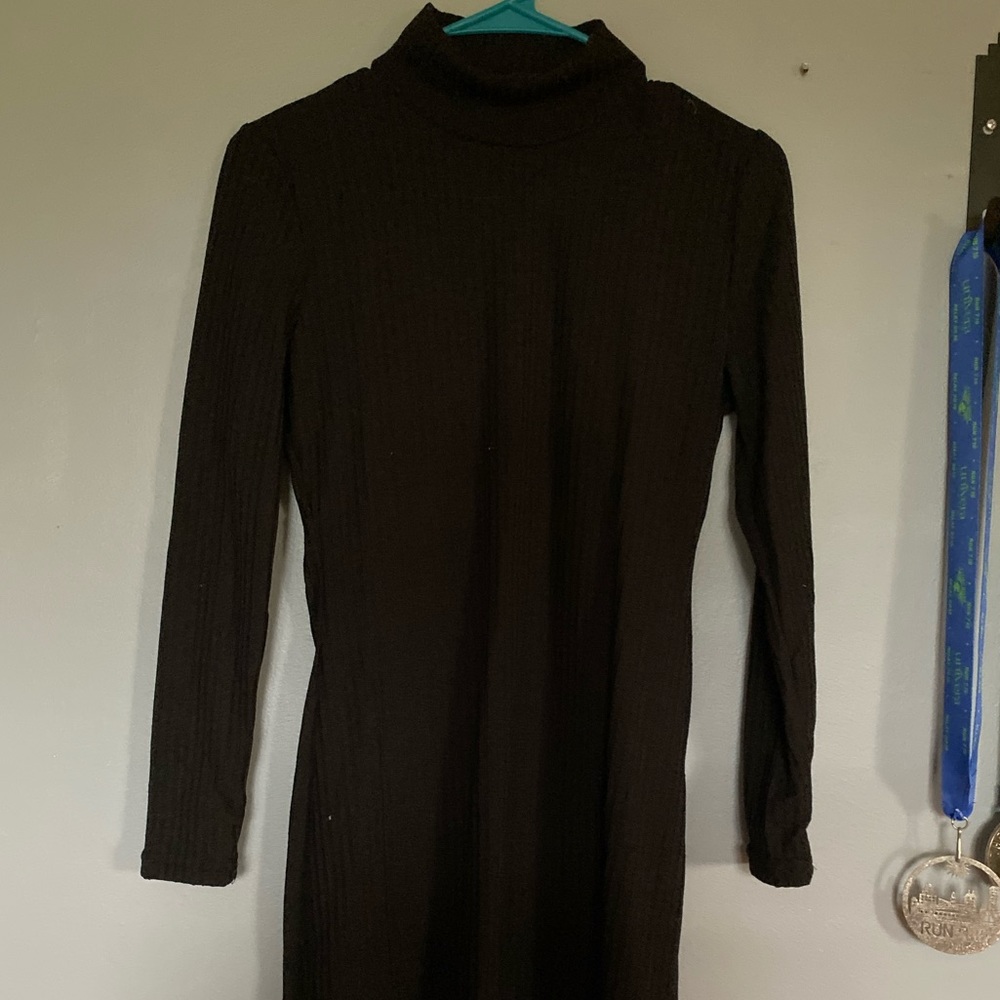 Turtle neck long sleeved ribbed dress